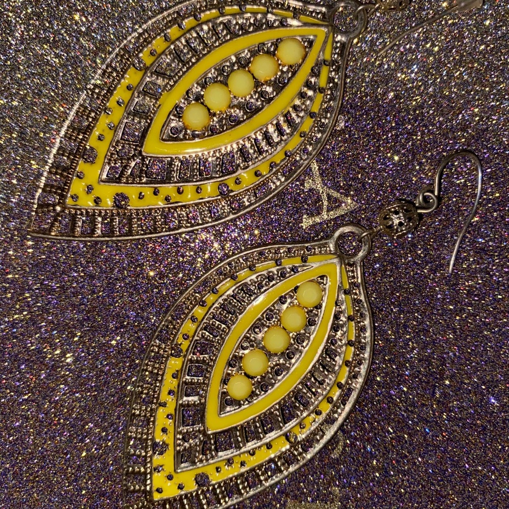 Yellow gold earrings